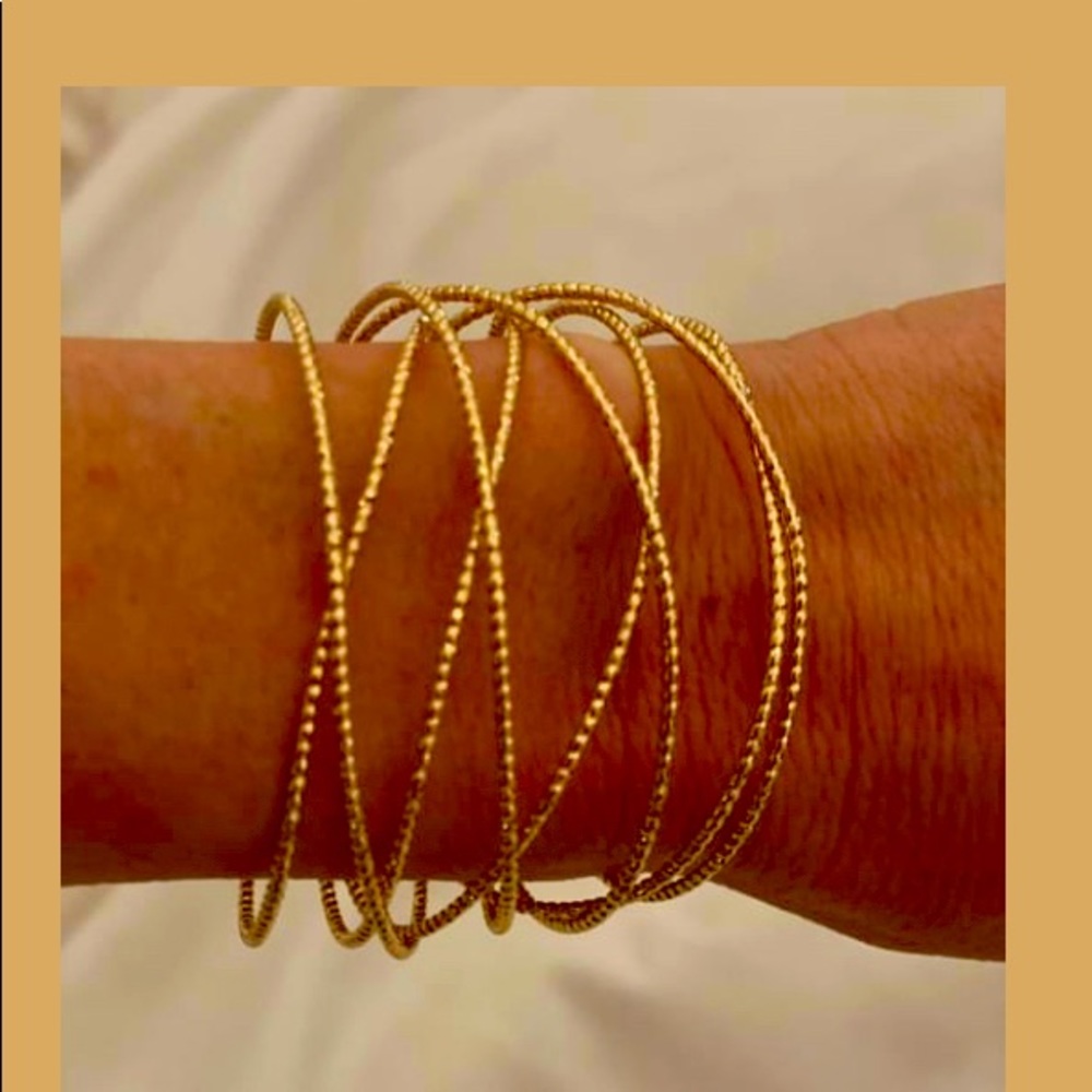 Cuff bracelets ! Gold tone or silver tone ,with shapes or sparkle 💕💕